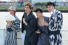 左からEXIT、きつね。