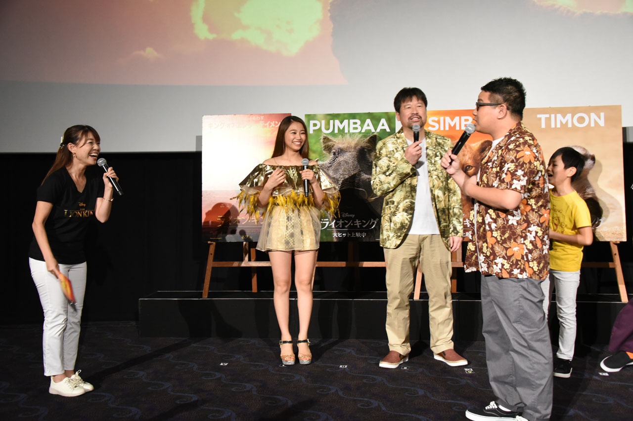 イベントに“乱入”したミキ昴生（手前）。
