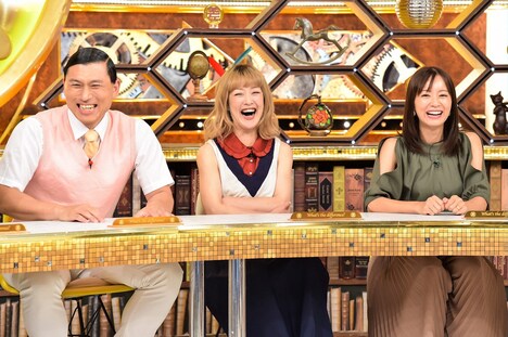（左から）オードリー春日、松嶋尚美、鈴木亜美。(c)TBS