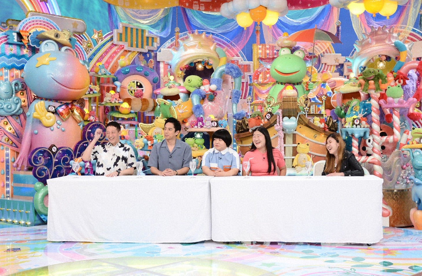 「アメトーーク！」の「今コレを伝えたい!! ピンポイントアカデミー大賞」に出演する（左から）サバンナ高橋、チュートリアル徳井、おかずクラブ・オカリナ、ガンバレルーヤよしこ、納言・薄幸。(c)テレビ朝日