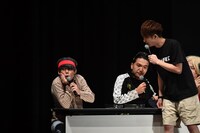 立川談志に扮する令和喜多みな実・野村（左）。