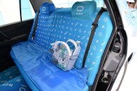 “めちゃ冷えタクシー”の車内。