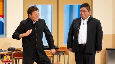 「名門！モウカリマッカー学園～西梅田校新聞部～」より。