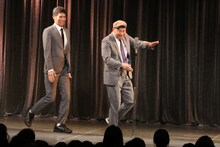 ステージに登場したレイザーラモン。