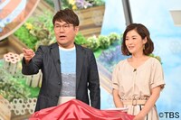 （左から）FUJIWARA藤本、杉崎美香。