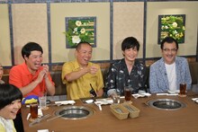 おかずクラブ・オカリナ（手前左）ら。(c)テレビ朝日