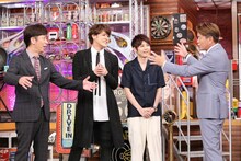 左からフットボールアワー後藤、宮野真守、梶裕貴、ヒロミ。