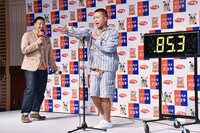チョコレートプラネット松尾が、企画と関係なくIKKOのモノマネで「背負い投げ～」と叫ぶ場面。