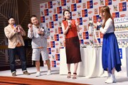 （左から）チョコレートプラネット、竹内結子、中川翔子。