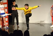 「何も聞かされずに自分のクローン工場に案内された五木ひろし」を披露するランジャタイ国崎。