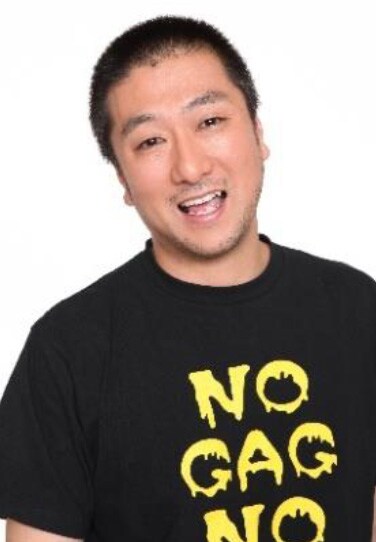 村越周司の楽曲「でかぷー」MV公開、ケンコバ「僕はオススメしません」