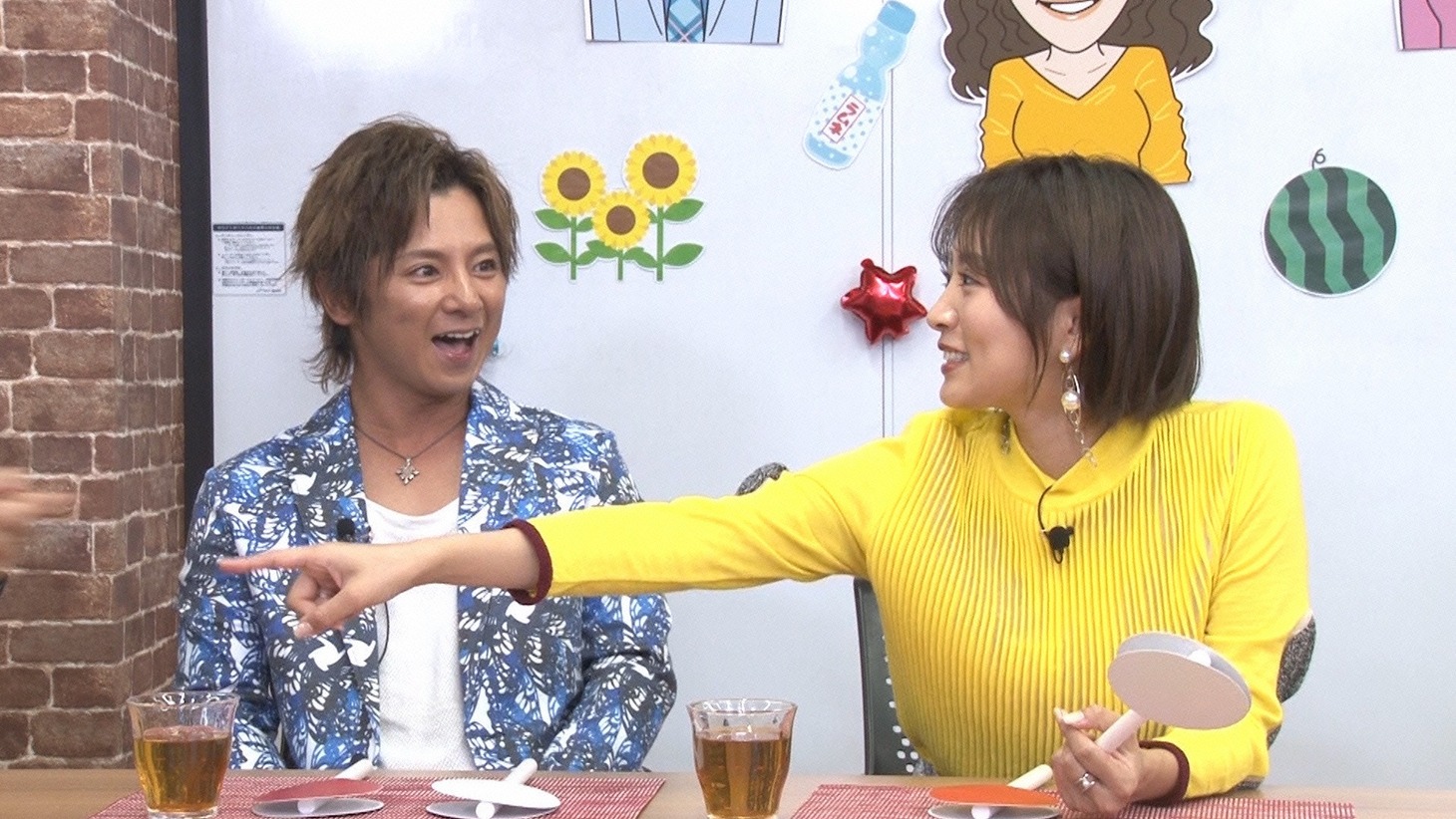 左から松岡充、夏菜。(c)読売テレビ