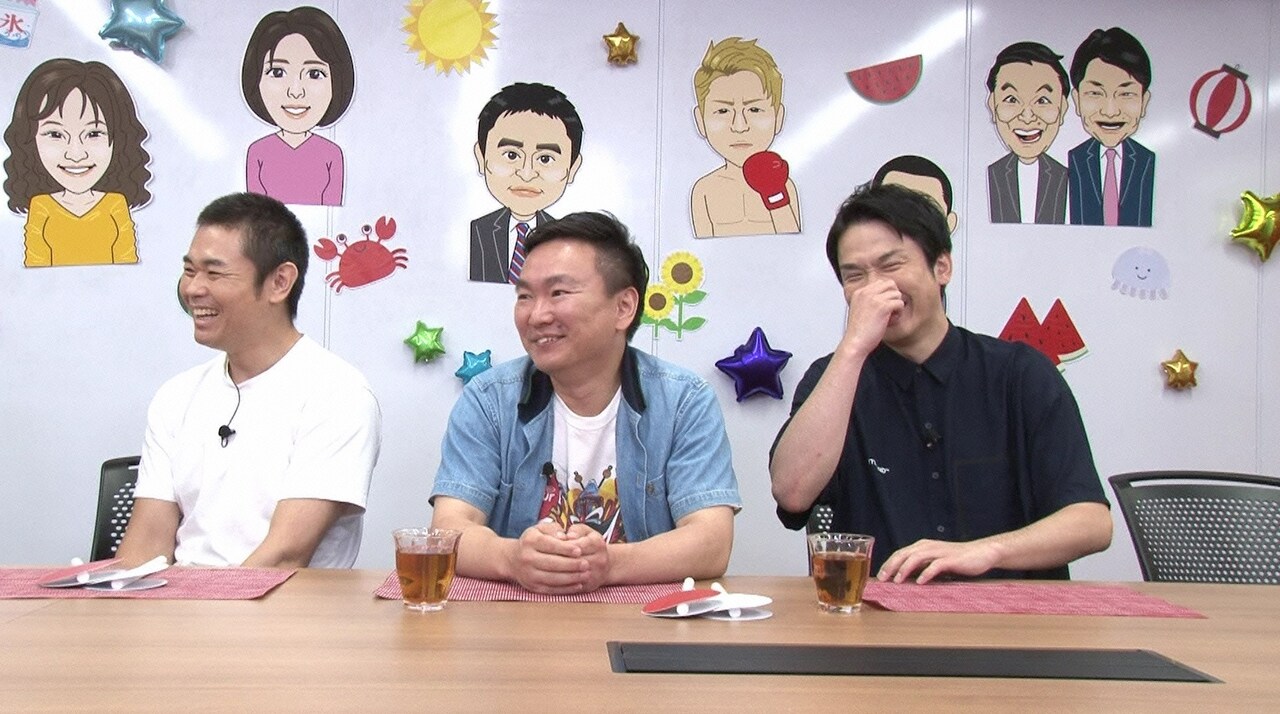 左から品川庄司・品川、かまいたち。(c)読売テレビ