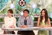（左から）矢田亜希子、カンニング竹山、池田美優。(c)フジテレビ