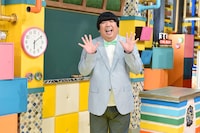 金曜担任のバナナマン日村。