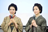 左から松本穂香、若村麻由美。