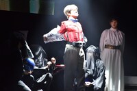 「仮面オジサン」のワンシーン。