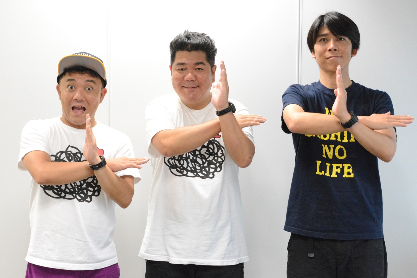 左からパラシュート部隊・斉藤、ゴリけん、パラシュート部隊・矢野。
