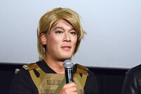 サラ・コナーに扮するガリットチュウ熊谷茶。