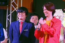 手前左からうしろシティ阿諏訪、沢城千春。