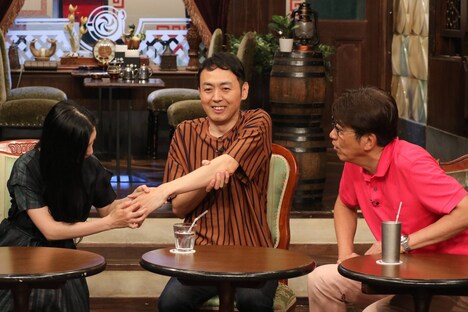 （左から）壇蜜、アンガールズ田中、石橋貴明。(c)フジテレビ