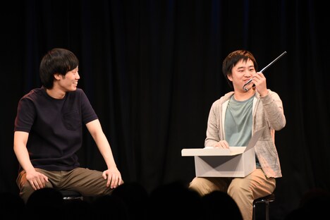 コントを披露するまんじゅう大帝国。