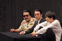 空気階段とオズワルドによるコントのワンシーン。(c)BSフジ