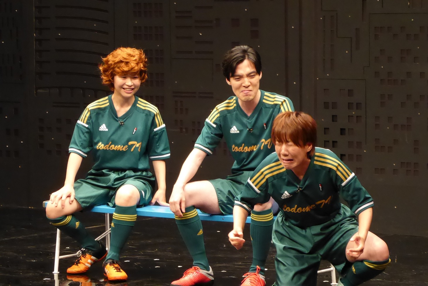 Aマッソとラパルフェによるコントのワンシーン。(c)BSフジ