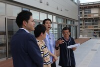 「冒険発掘バラエティ 霜降り明星のあてみなげ」ロケ中の様子。(c)静岡朝日テレビ