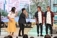 ジャングルポケットとつるの剛士の共演シーン。(c)フジテレビ