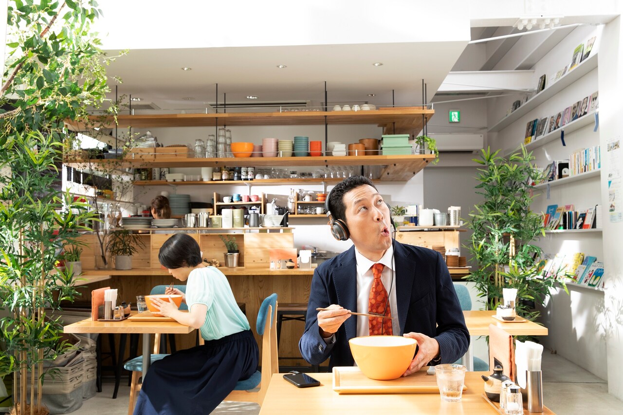 AudibleのWebCM「ランチ」編より。