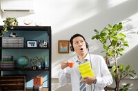 AudibleのWebCM「出勤前」 編より。