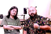 左から東京キララ社・中村保夫氏、東京ダイナマイト・ハチミツ二郎。