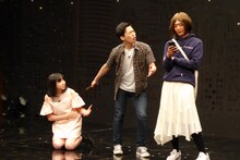 パーパーとサメゾンビによるコントのワンシーン。(c)BSフジ