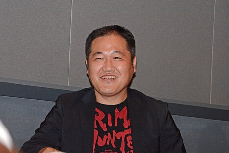 壇上から呼び込まれた三浦マイルド。