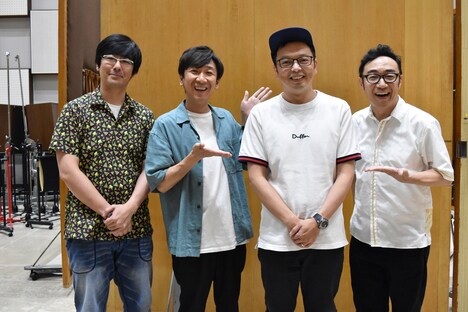 東京03と中川家・礼二（左から3人目）。