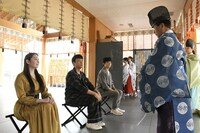 ヒット祈願の様子。