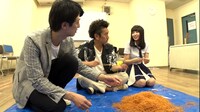 VTR出演する（左から）ツートライブ、堀詩音。(c)関西テレビ