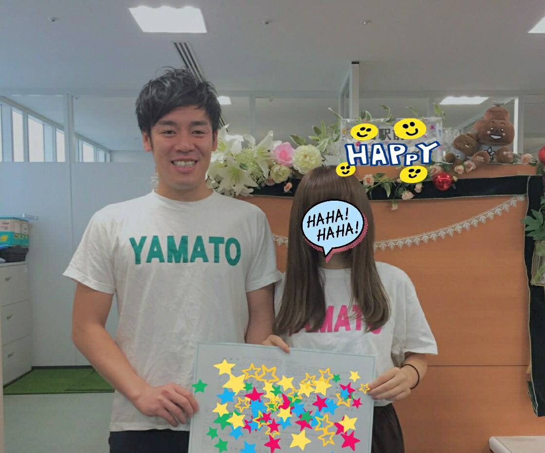 入籍したゴールデンエイジ・ヤマト（左）。