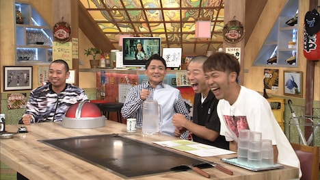 （左から）千鳥とアキナ。(c)ABCテレビ