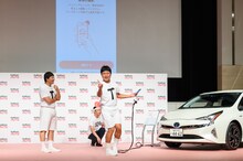 チョコレートプラネット松尾がTT兄弟の姿で自動車を査定しながらIKKOのモノマネをする場面。