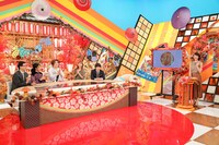 スタジオの様子。(c)テレビ西日本