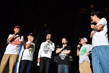 トークするジョイマンとスチャダラパー。