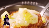WebCM「丼と濃い篇」のワンシーン。