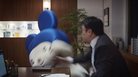 CM「社長へのおもてなし」編より。