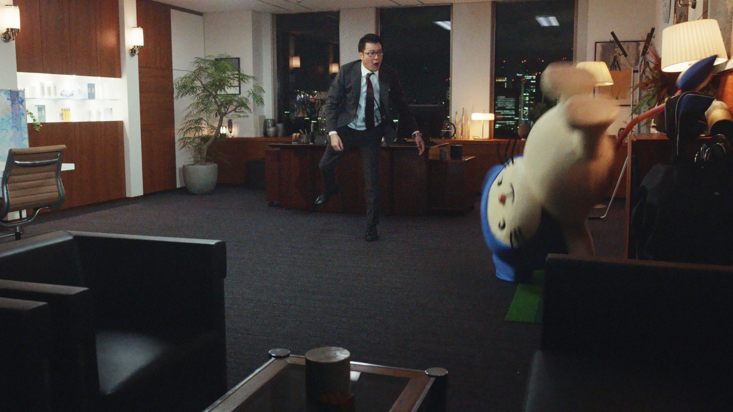 CM「社長へのおもてなし」編より。