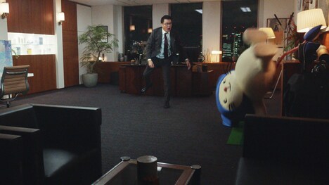 CM「社長へのおもてなし」編より。