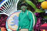 日本語の乱れを憂う“緑のおじさんパー助”。(c)テレビ東京