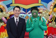 「あなたの日本語大丈夫？笑われるニホン語」MCのバナナマン。(c)テレビ東京