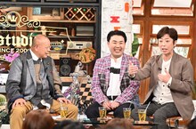 （左から）笑福亭鶴瓶、フットボールアワー。(c)TBS